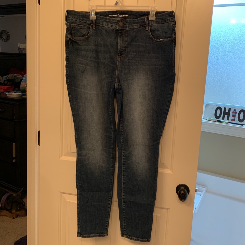 Old Navy Rockstar Women’s Size 18. Skinny leg